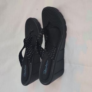 Women's Skechers Memory Foam Sandals Black 9 M Platform 3" tall